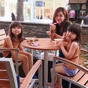 Meet your Posher, Sophia